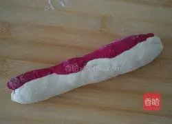 Illustration of how to make two-color meat buns with sauce 8