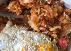 Illustration of spicy cabbage fried rice 7