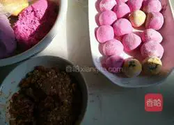 Illustration of making happy glutinous rice balls 6