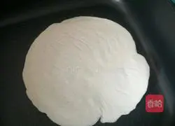 Illustration of the simplest way to make hand cakes 1