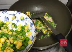 Illustration of how to make shrimp and egg fried rice 4