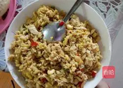 Illustration of how to make scrambled eggs with bean dregs 6