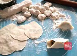 Illustration of how to make sophora dumplings 9