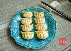 Illustration of how to make cabbage, shrimp skin and pork dumplings 12