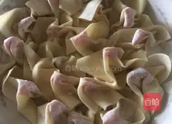 Illustration of how to make fried wontons 6