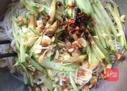 Illustration of how to make cold noodles at home 11