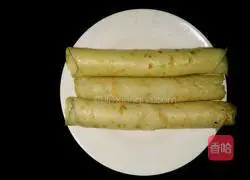 Illustration of how to make breakfast egg burritos 8