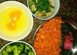 Illustration of how to make egg fried rice 1