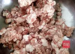 Illustration of how to make pickled cabbage and meat dumplings 2