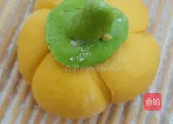 Illustration of how to make pumpkin bean paste steamed buns 8