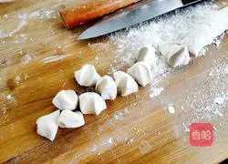 Illustration of how to make shrimp dumplings 3