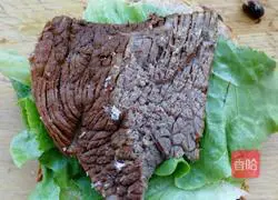 Here comes the braised beef burger~ Recipe 2