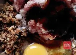 Illustration of how to make wontons 4