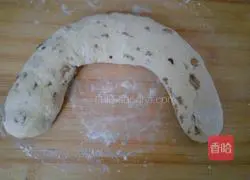 Illustration of making red date and corn steamed buns 12