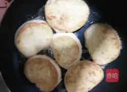 Illustration of how to make fried steamed bun slices 6