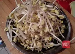 Illustration of how to make braised noodles 3