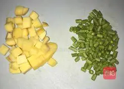 Illustration of how to make braised rice with sausage and potatoes 2