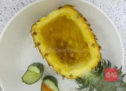Illustration of how to make sweet and sour pineapple fried rice 11