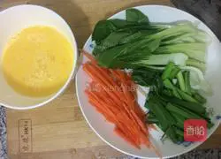 Illustration of how to make fried noodles with eggs 1