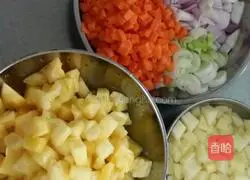 Illustration of how to make pear fried rice 1