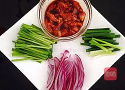 Cantonese Style Soy Sauce Royal Fried Noodles Recipe Illustration 2