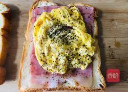 Five-minute breakfast, bacon omelette sandwich recipe 5