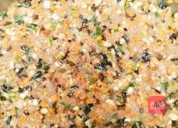 Illustration of how to make meat bun stuffing 3