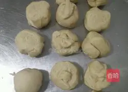 Illustration of how to make Roujiamo Pancake 4