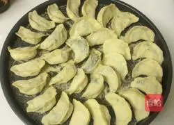 Illustration of making handmade dumplings and noodles 8