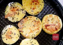 Illustration of how to make fried steamed buns 4