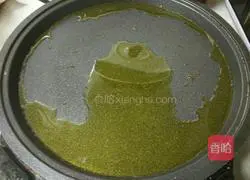 Illustration of how to make pastoral shrimp chicken cake 5