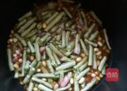 Illustration of how to make braised rice with beans and tomatoes 3