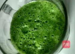 Illustration of how to make celery juice dough cake 2