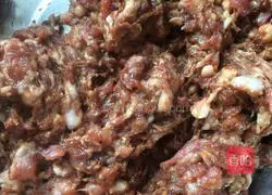 Illustration of how to make shrimp dumplings with chives and moss 4