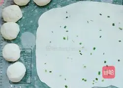 Illustration of how to make chive hand cakes 5