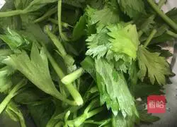 Illustration of how to make rainbow cake 2