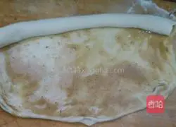 Illustration of how to make black sesame oil shortcakes 10