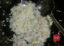 Illustration of how to make egg fried rice 5