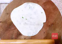 Illustration of how to make green onion cake 9