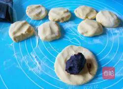 Illustration of how to make pumpkin pie (bean paste filling) 3