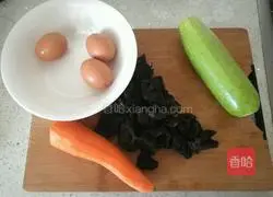 Illustration of how to make zucchini and egg buns 2