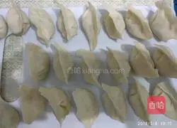 Illustration of how to make zucchini and egg dumplings 19