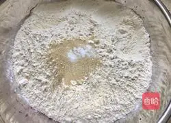 Illustration of how to make piggy steamed buns 2