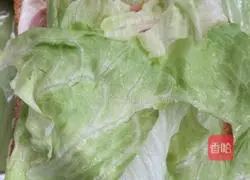 Illustration of how to make a sandwich 7