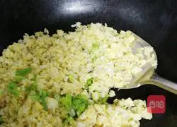 Crab Meat Golden Fried Rice Recipe Illustration 7