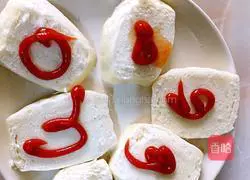 Cheese and tomato baked steamed bun slices Practice illustration 2