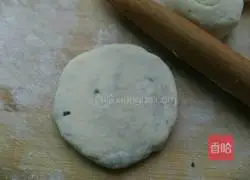 Pork Illustration of how to make stuffed thousand-layer cake 13