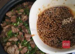 Illustration of how to make braised pork ribs with rice 22