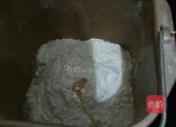 Illustration of how to make loquat paste steamed buns 1