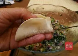 Illustration of how to wrap Liuye dumplings 13